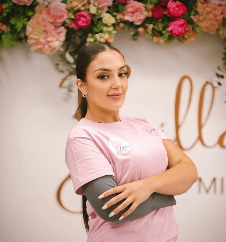 Instagram post - Mi nombre es Rocío y me dedico a transformar y embellecer miradas ✨